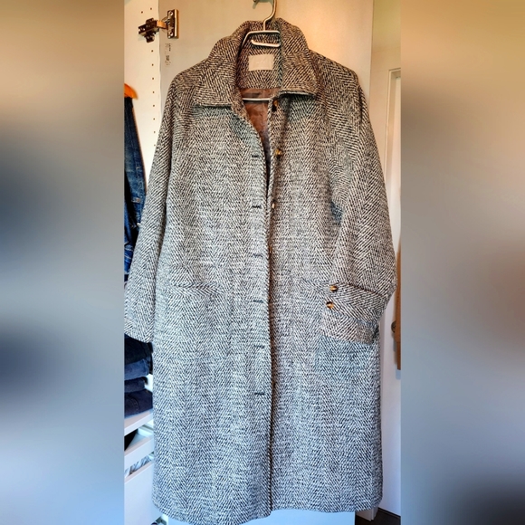 Oak & Fort Herringbone coat - Picture 1 of 7